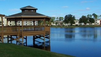 Grand Oaks at the Lake Apartments